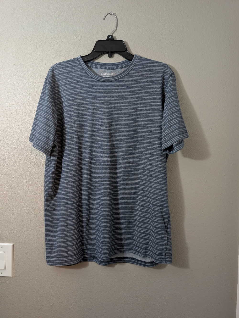 Columbia Men's Striped Crew Neck T‑Shirt - Blue Omni Wick